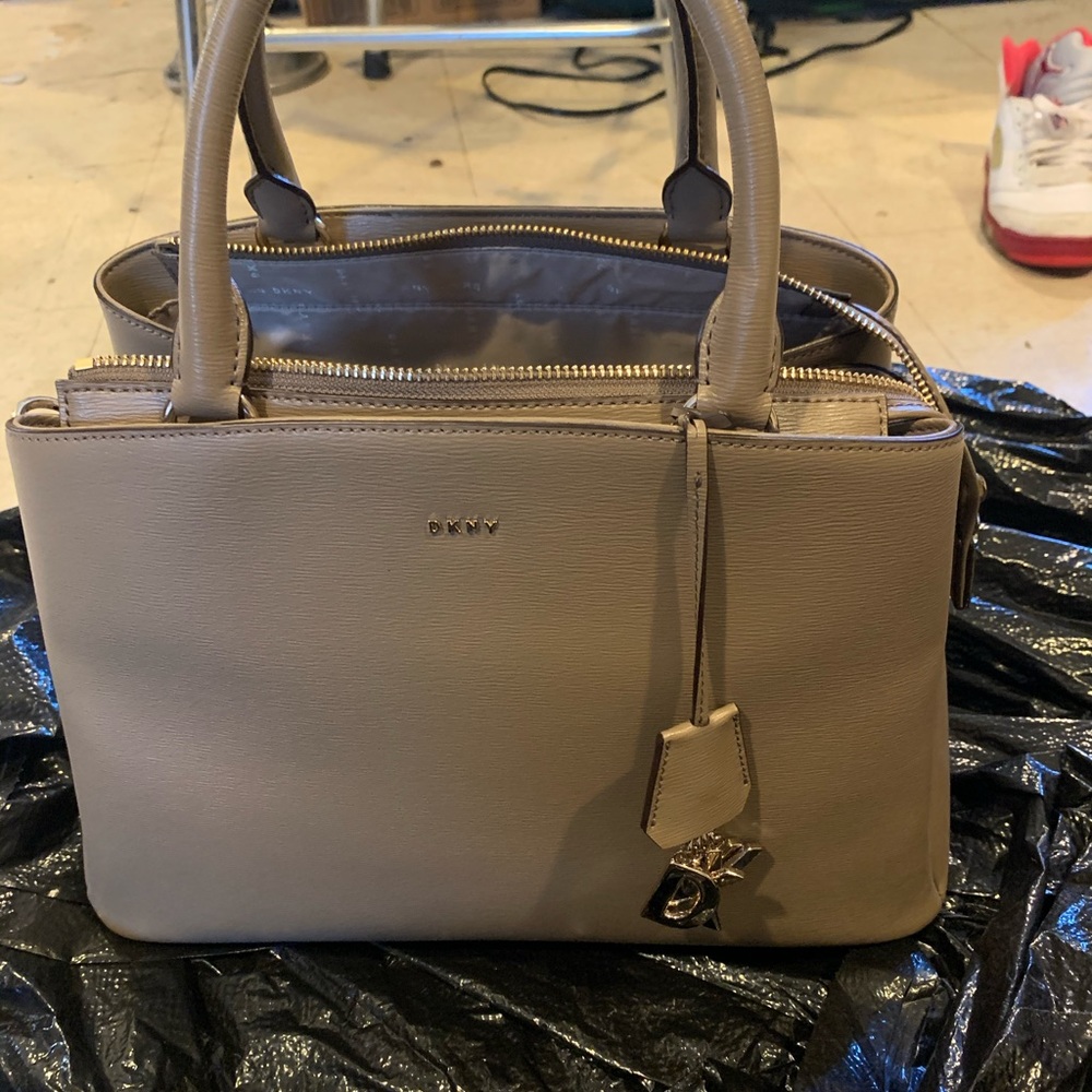 NWOT DKNY PURSE-